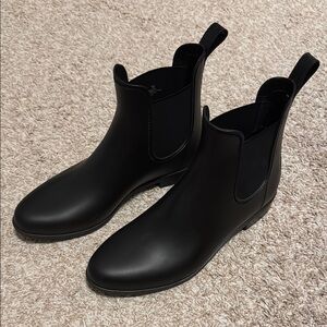 Sam Edelman Black Chelsea Boots Sleek Design